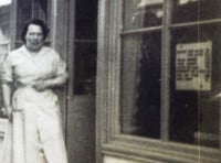 Teignmouth 1923: Cogs in the cafe wheels