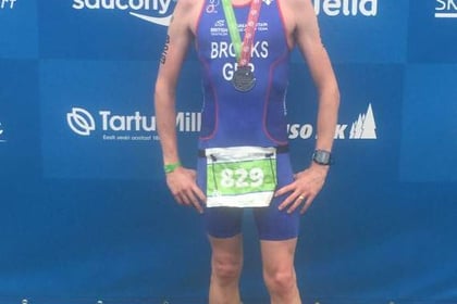 Brooks retains European triathlon title