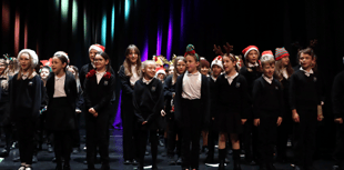 Teignmouth pupils celebrate end of term with a Christmas performance