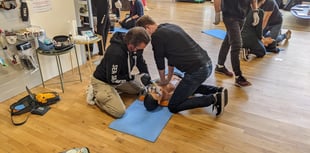 Free CPR and defibrillator training at community centre 