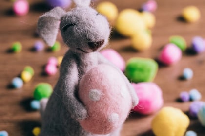 Free lunch and Easter-themed craft club at community centre