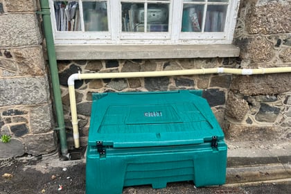 New grit bin installed outside primary school 