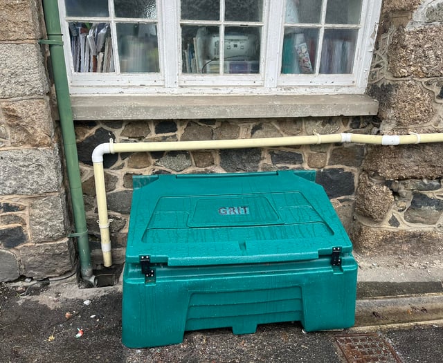 New grit bin installed outside primary school 