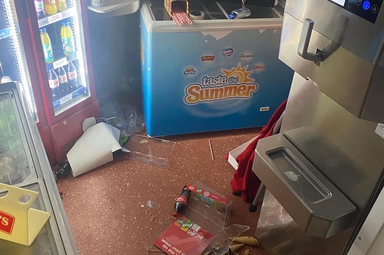 Teignmouth seafront kiosk broken into