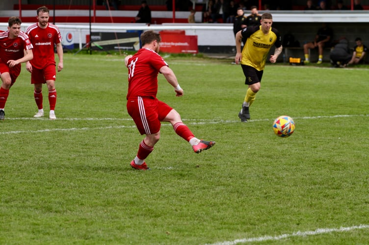 Barnstaple Town 4-3 Buckland Athletic