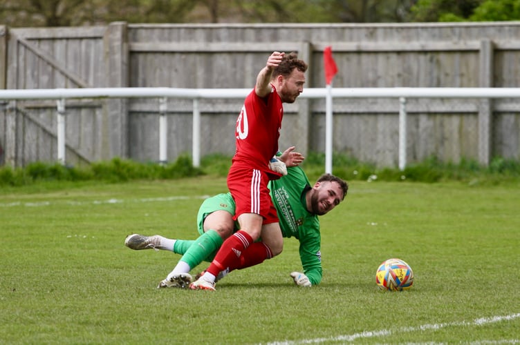 Barnstaple Town 4-3 Buckland Athletic