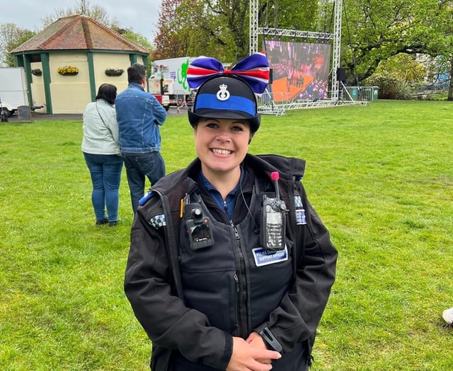 Police join Coronation celebrations in Dawlish 