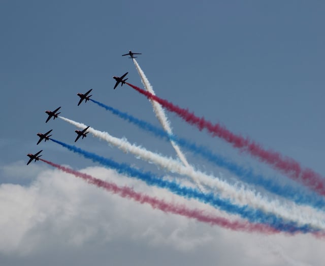 Brilliant Red Arrows over Teignmouth