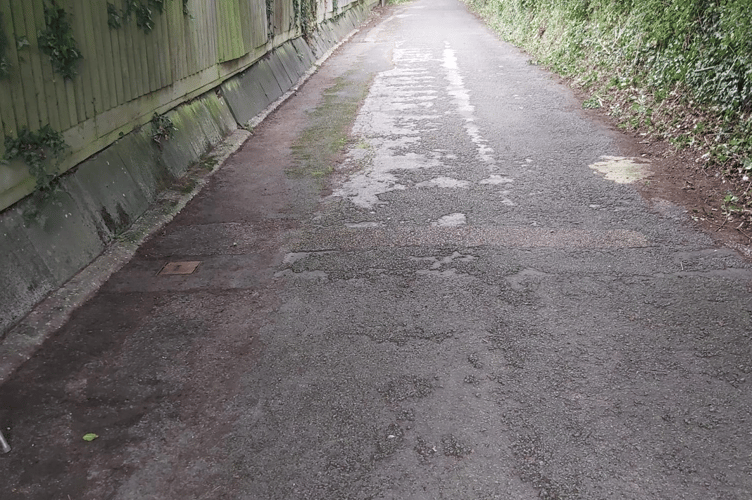 Five Lanes footpath cleared of debris by Kingsteignton Town Council 