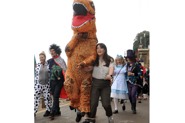 Shaldon's Boxing Day three-legged race