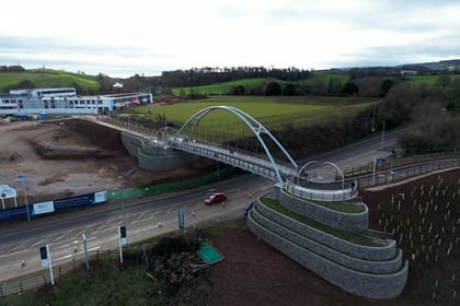 New footbridge opens over main road 