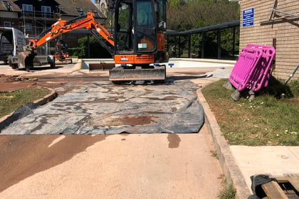 Teignmouth Lido leak plugged ahead of opening