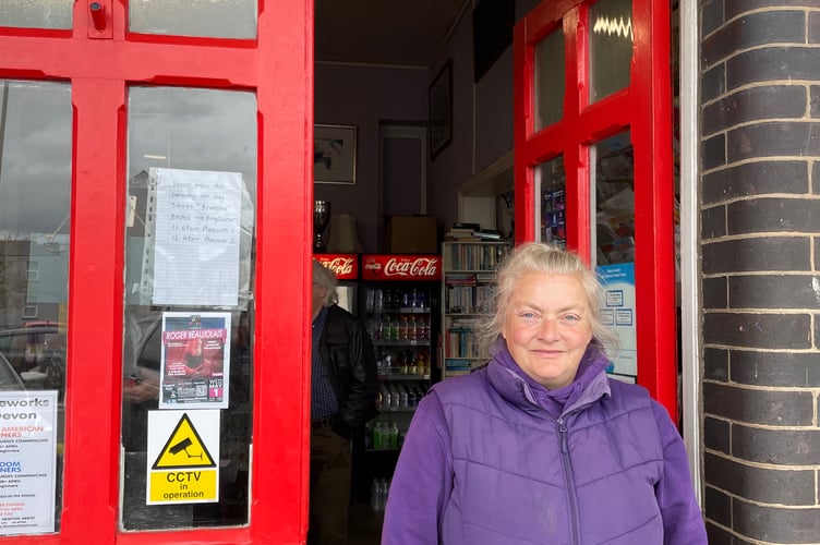 Melissa Middleton is to retire from Teignmouth's Whistlestop Cafe after 22 years