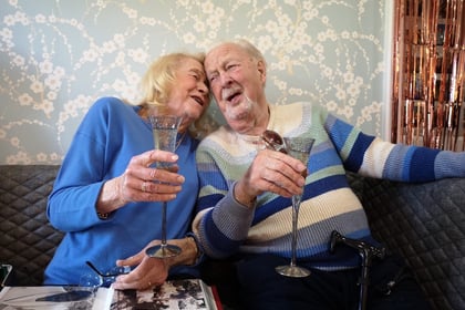 Teignmouth couple celebrate 70 years of marriage