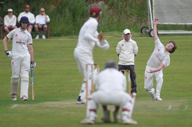 Devon Cricket League D Division West. Ipplepen 2nd XI versus Dartington and Totnes 1st X!. D&T bowler Lewis Starkie hurls down a delivery
