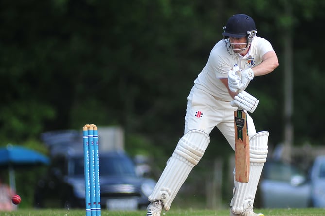 Devon Cricket League B Division Bovey Tracey 2nd XI versus Chudleigh 1st XI. A bad day out for Chudleigh who despite mananging to get Bovey all out for 139, found themselves decimated by the Bovey bowling and were all out for 52 after 20.5 overs. Chudleigh's Rob Clarke