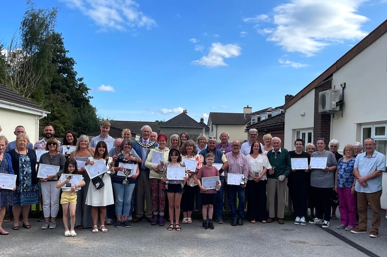 All the lucky winners of Kingsteignton in Bloom