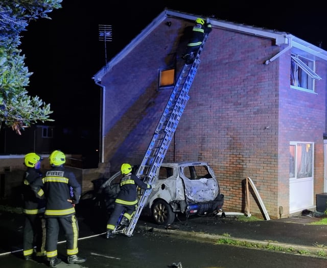 Quick-thinking fire crews save house 