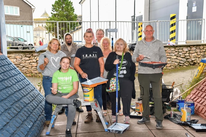 Volunteers repainted a mural in a Teignmouth subway