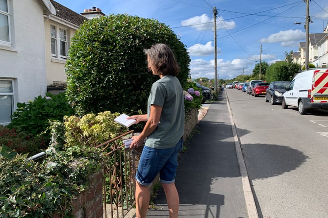 Gifting bibles in Bovey Tracey