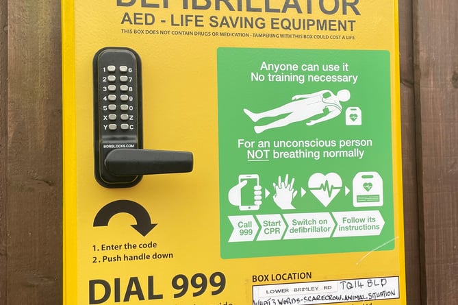 The new defibrillator is fitted to a garden fence on the crossroads of Lower Brimley, Higher Brimley, Buckeridge Road and Haldon Avenue in Teignmouth