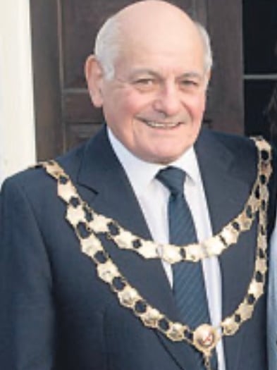 Teignmouth pays respects to former mayor Vince Fusco