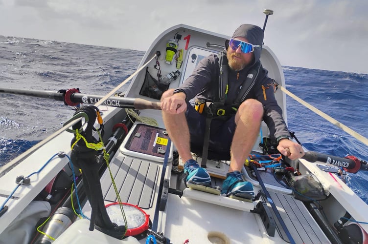 Tim Cox Oar Mighty Mates 2C rowing the Atlantic