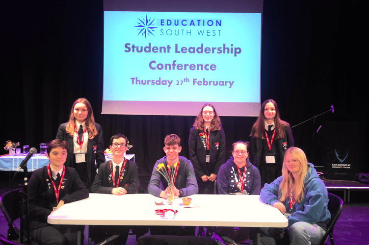 Teignbridge students attend leadership conference 